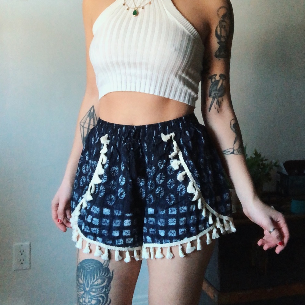 [SOLD] Patterned shorts with tassles